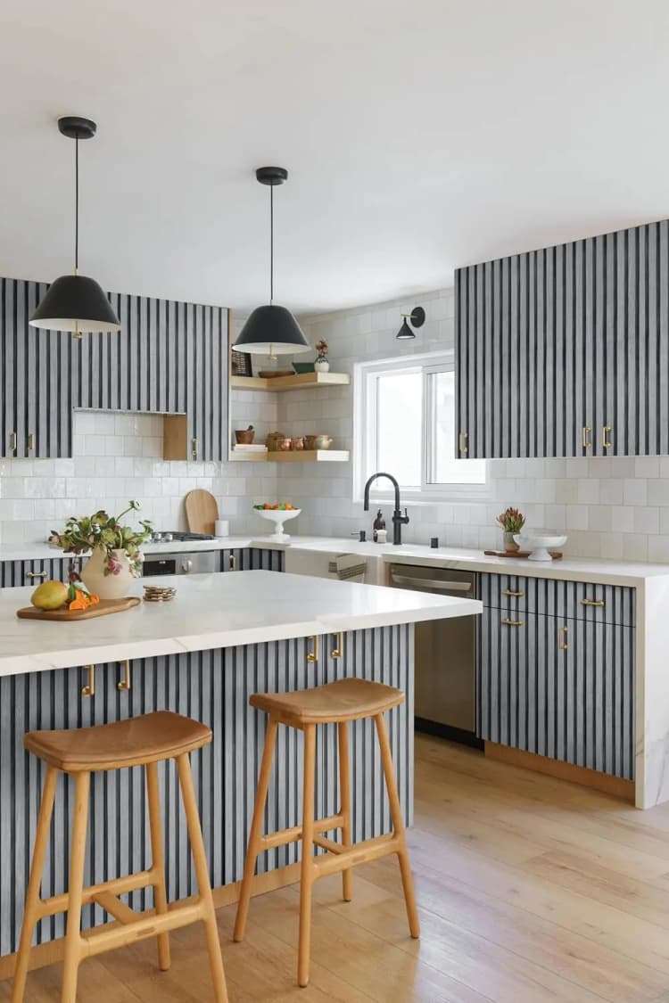 COWINLIFE 3D Removable Waterproof Self Adhesive Grey Wooden Slat Wallpaper Peel and Stick for Modern Living Room Cabinets detail 6