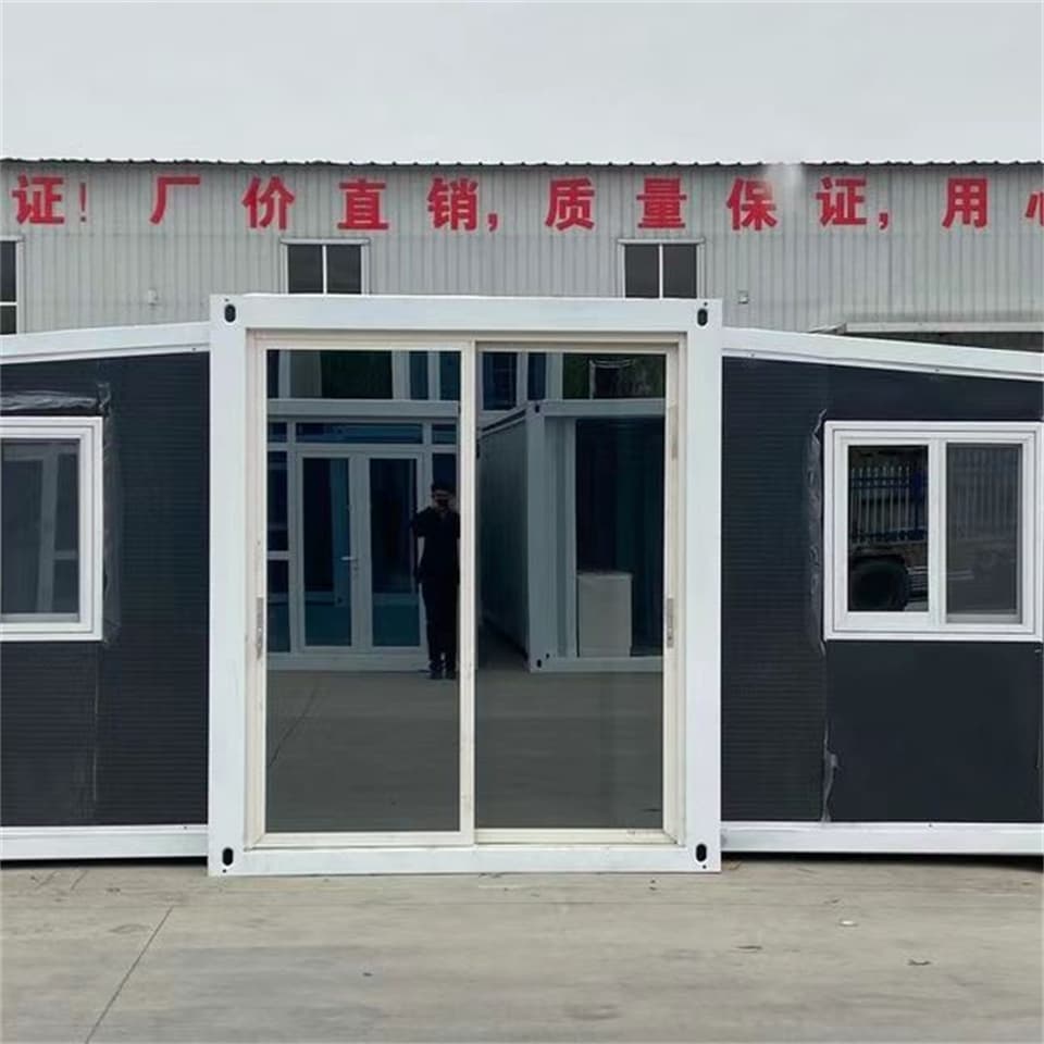 The foldable extension container house is the most popular container board house in 2023 12