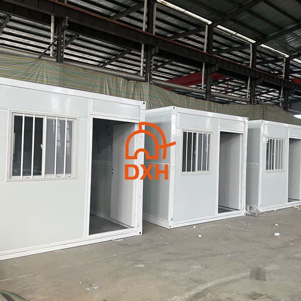 Rapid Assembly of Folding Container Houses 2