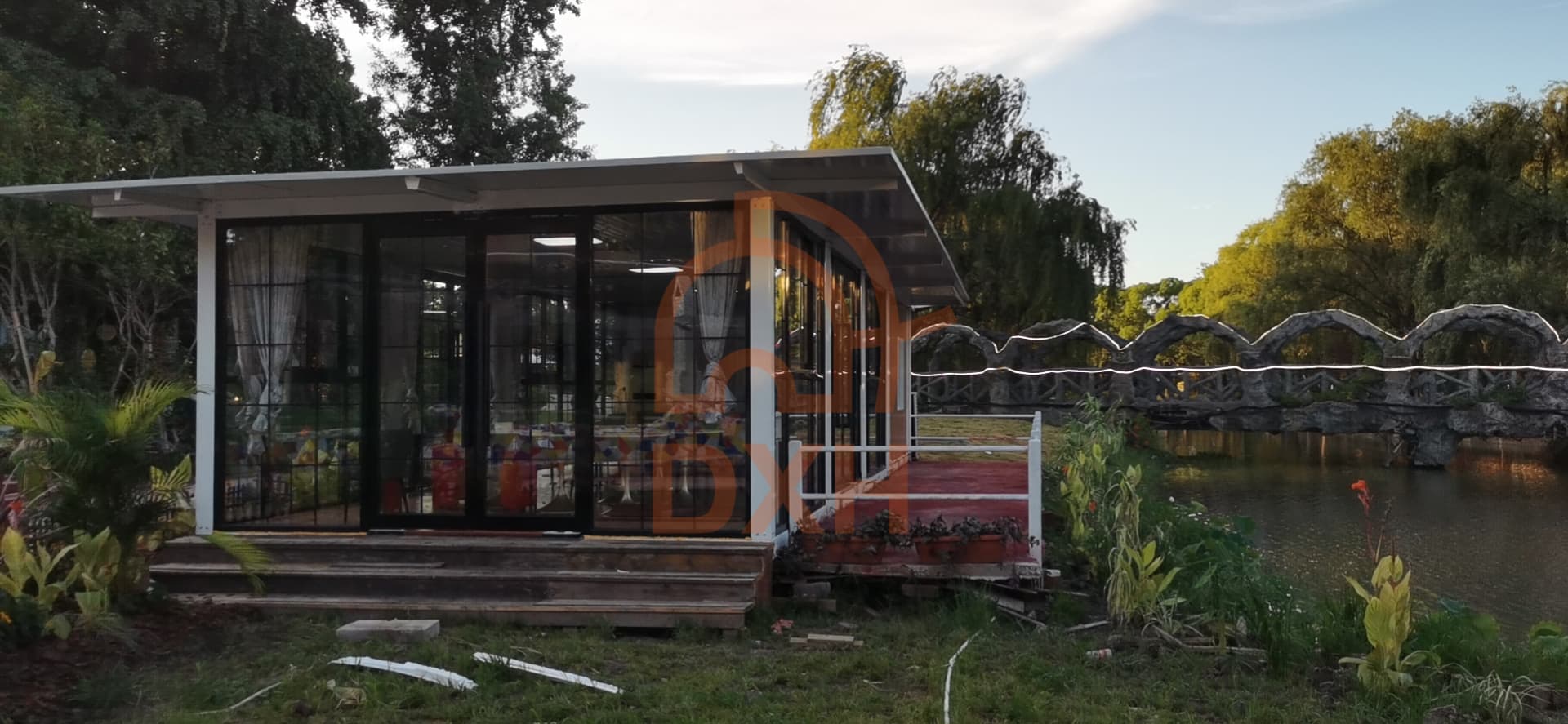 Exquisite House Container Luxe for Weddings - Elevate Your Celebration 4