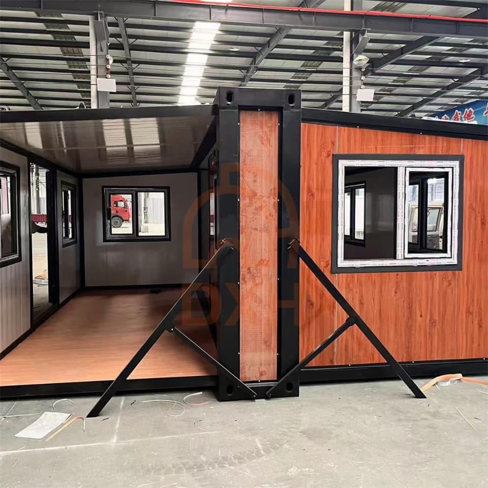 Customisable double wing container houses are popular with New Zealand customers 6