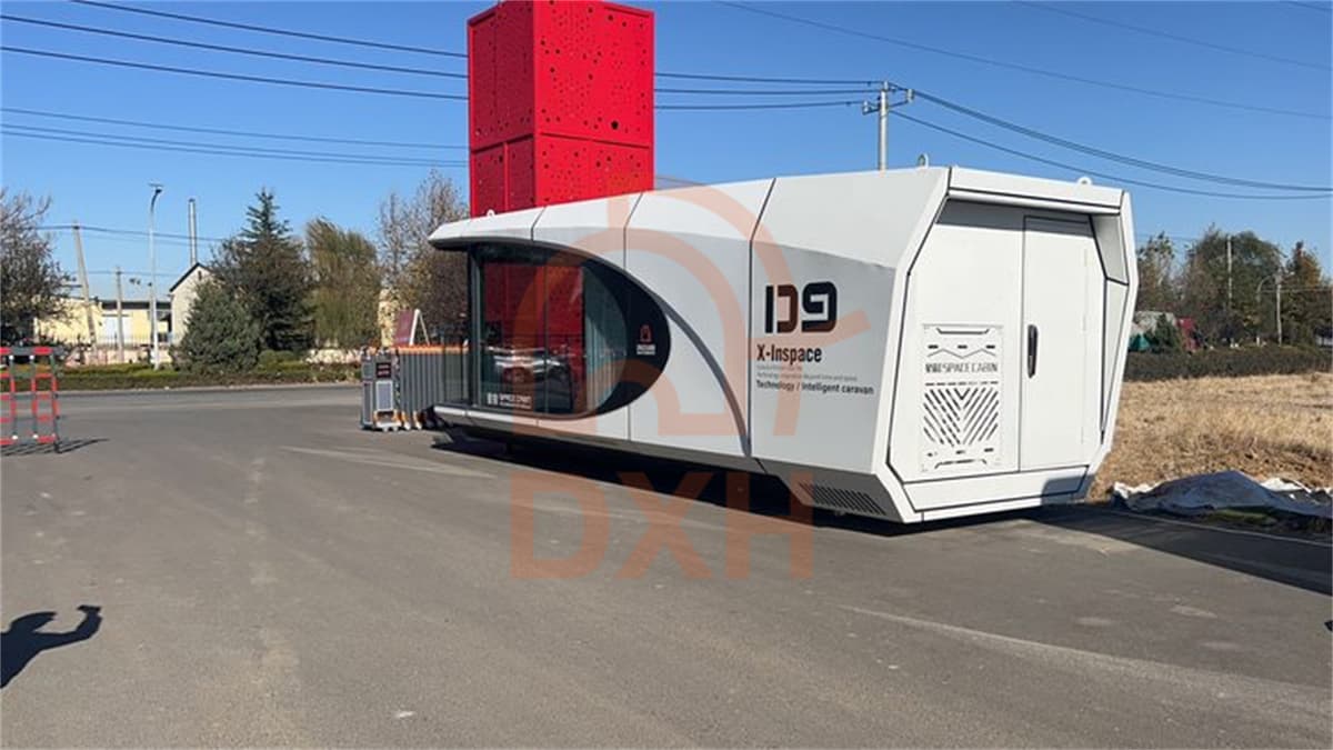 Introducing the Futuristic Space Capsule Container House – Unveiling the Hottest Design! 2