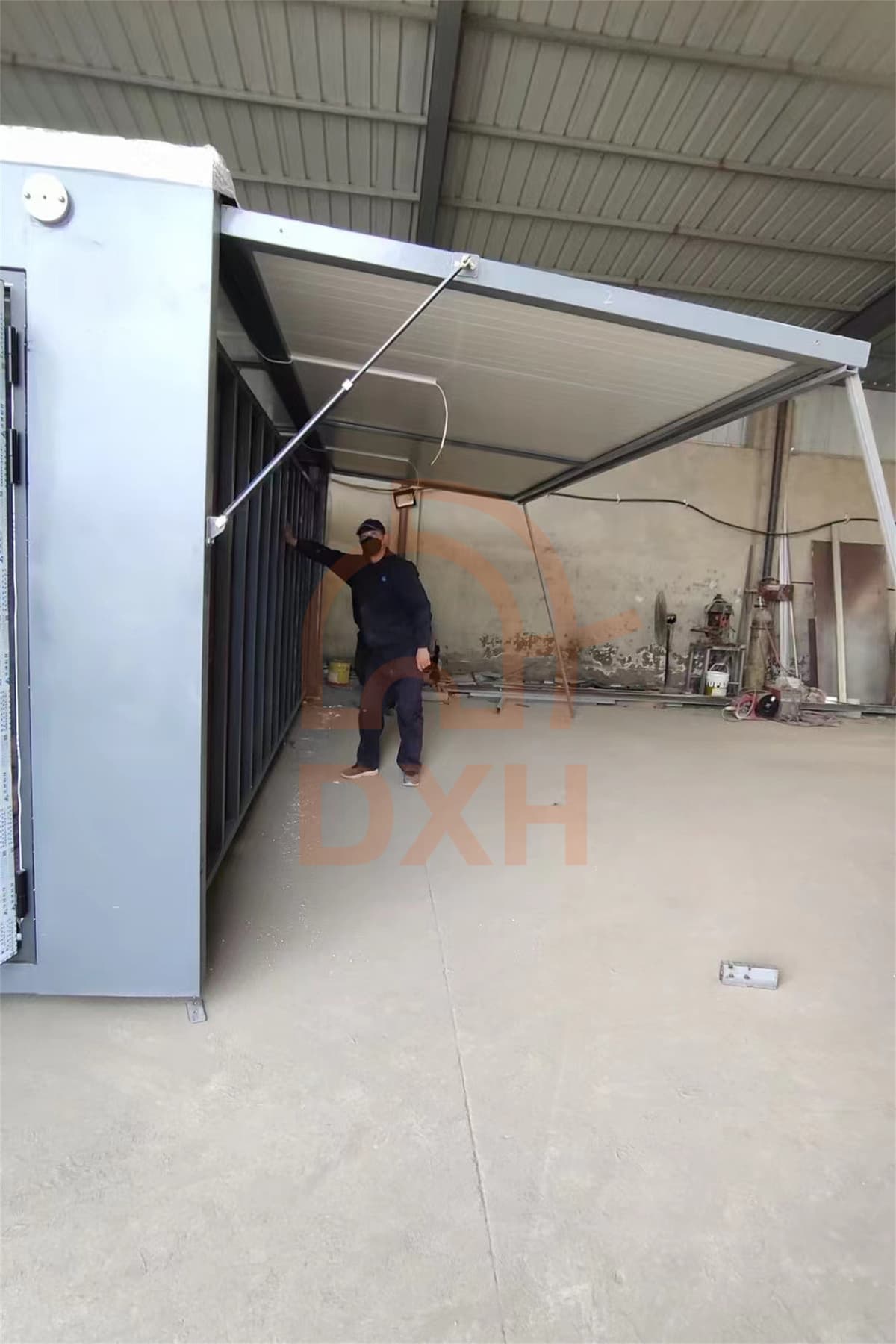 Customisable double wing container houses are popular with New Zealand customers 2