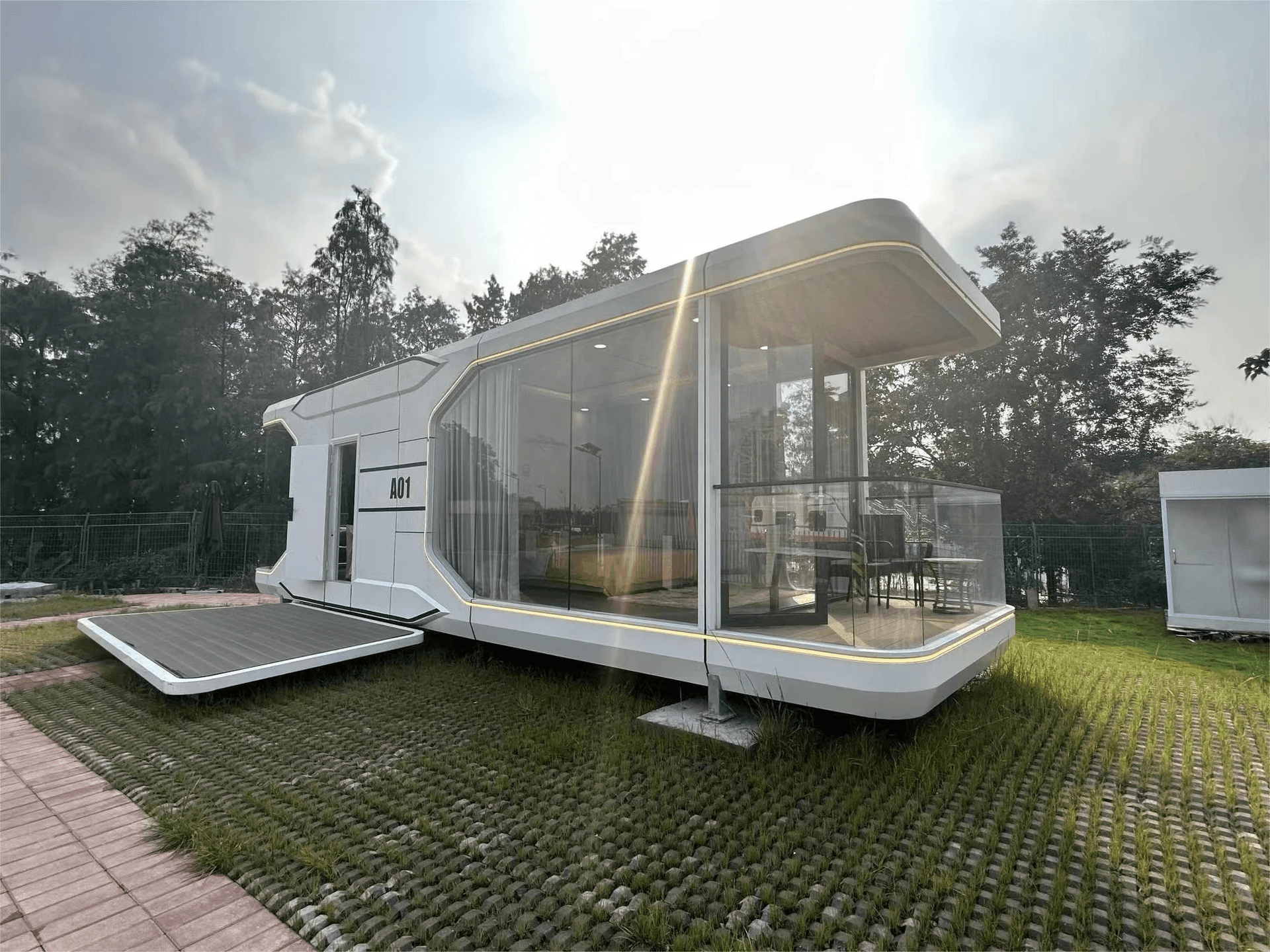 Spacious Mobile Hotel Capsule: One-Piece Aluminum Construction, Outdoor Prefab Cabin 4