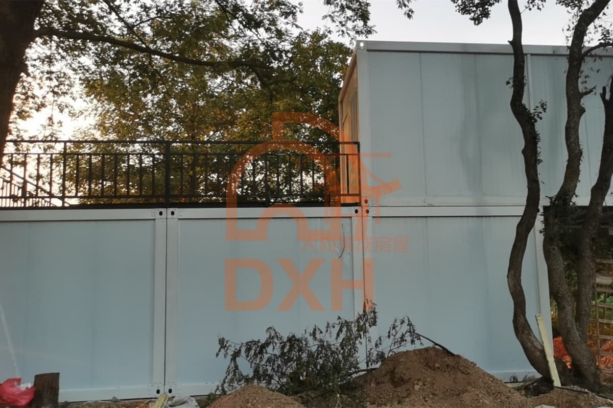 Revolutionize Your Living Space with the Dual Chamber International Container House! 11