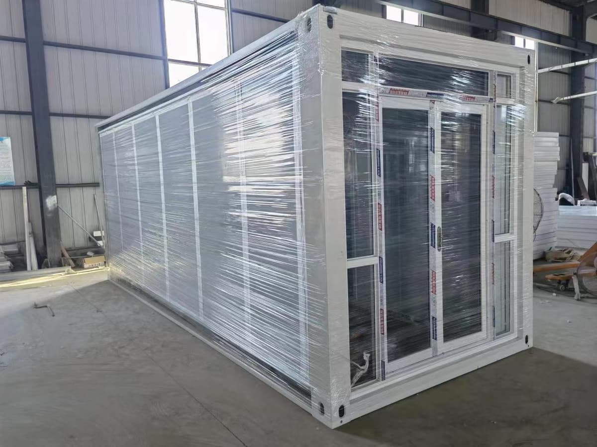 Why expandable container house more and more popular? I will tell you the advantages and Features of expandable house. 1