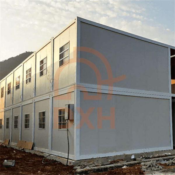 Portable Living: Detachable Container House - Your Versatile Home on the Go! 8