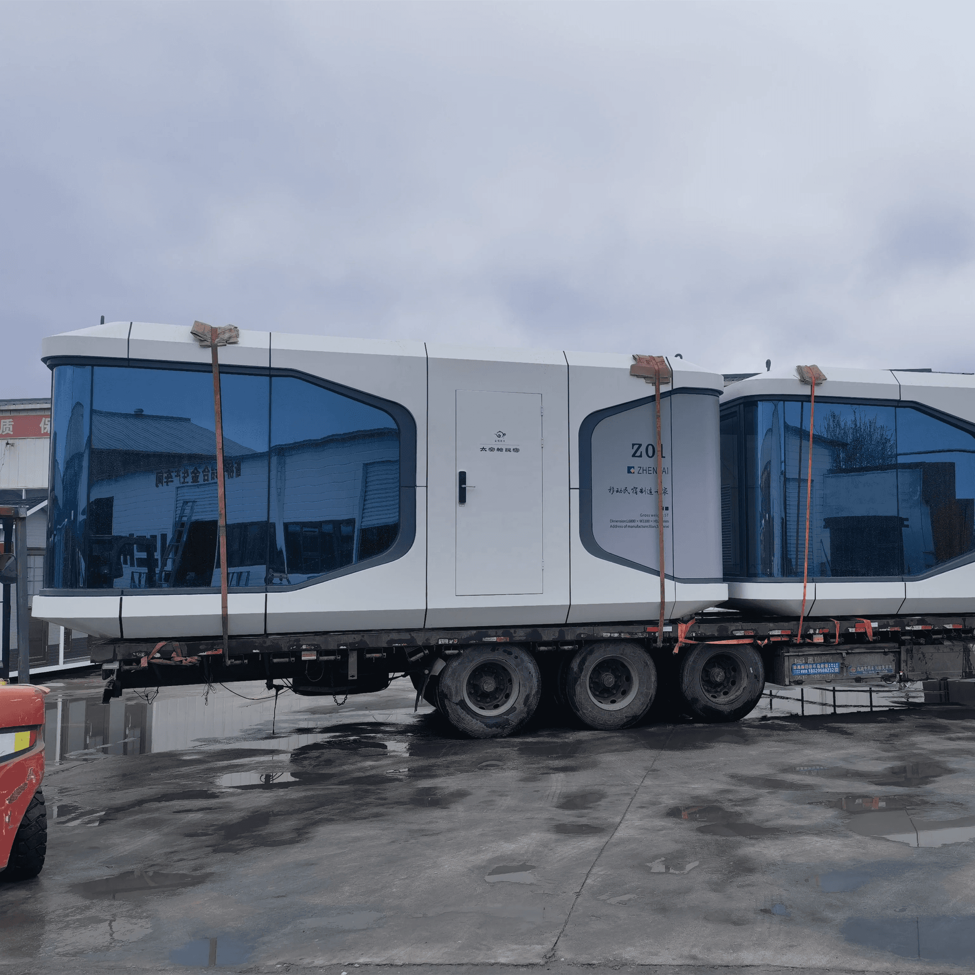 Ultimate Portable Luxury Resort: Ready-to-Ship Mobile Homestay Capsule 3
