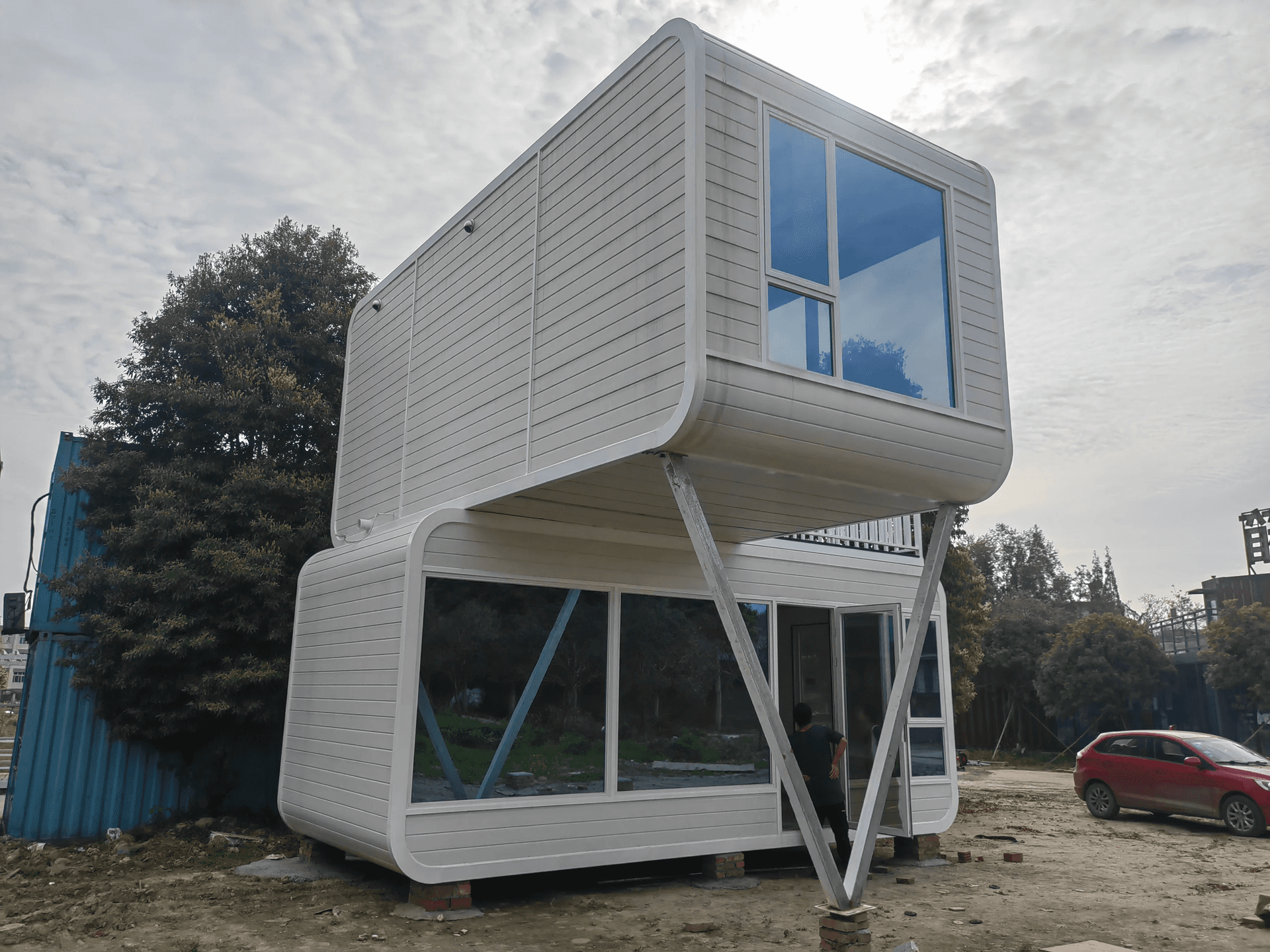 Outdoor Prefab House Living And Working Apple Cabin Customized Modular Design Office Pod Prefabricated House Apple Cabin 4