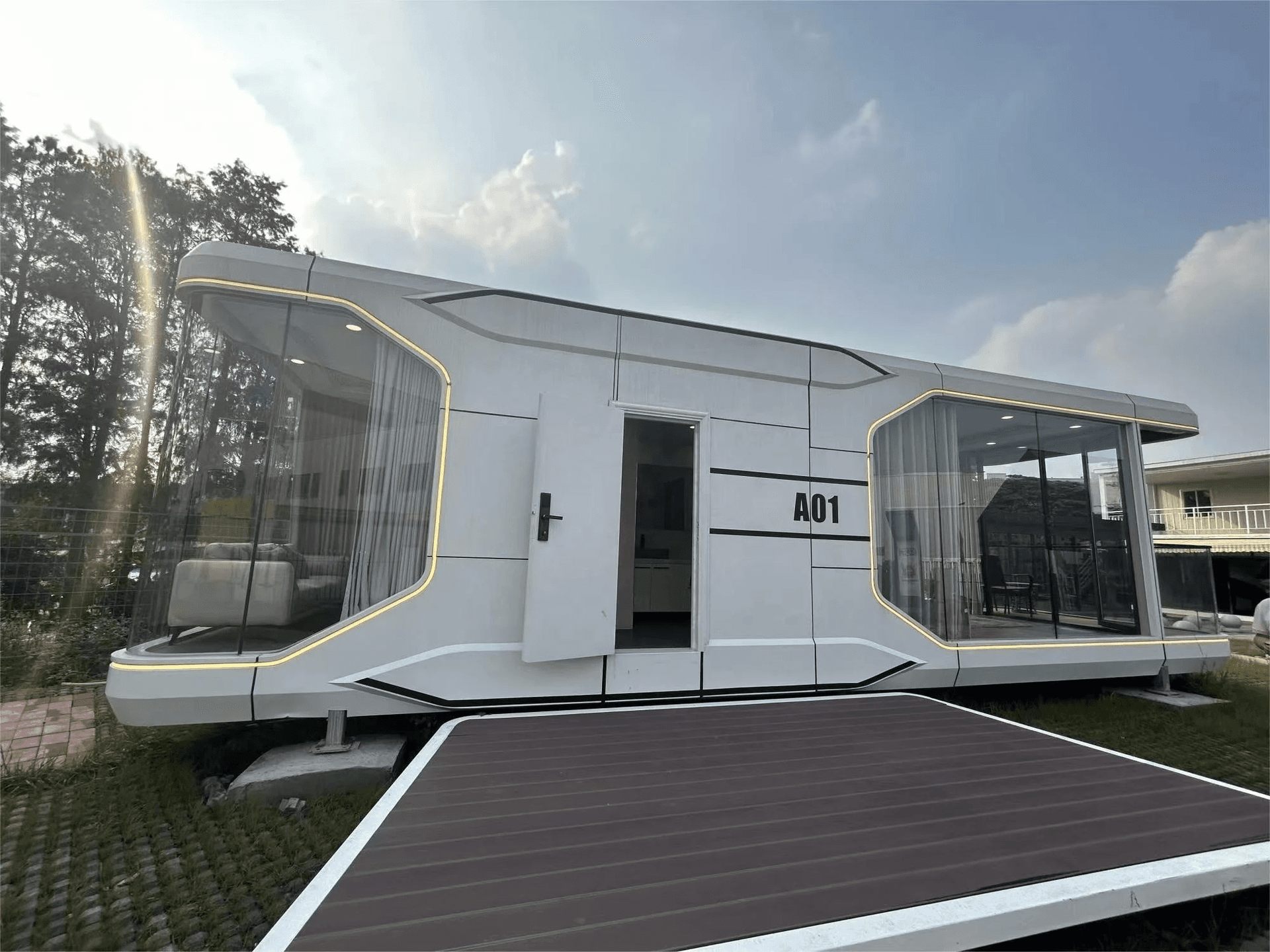 Spacious Mobile Hotel Capsule: One-Piece Aluminum Construction, Outdoor Prefab Cabin 5