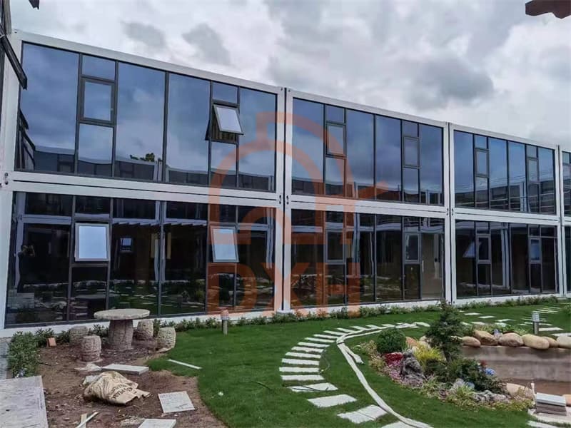Glass Haven: A Modern Container Office for a Transparent Work Environment 3