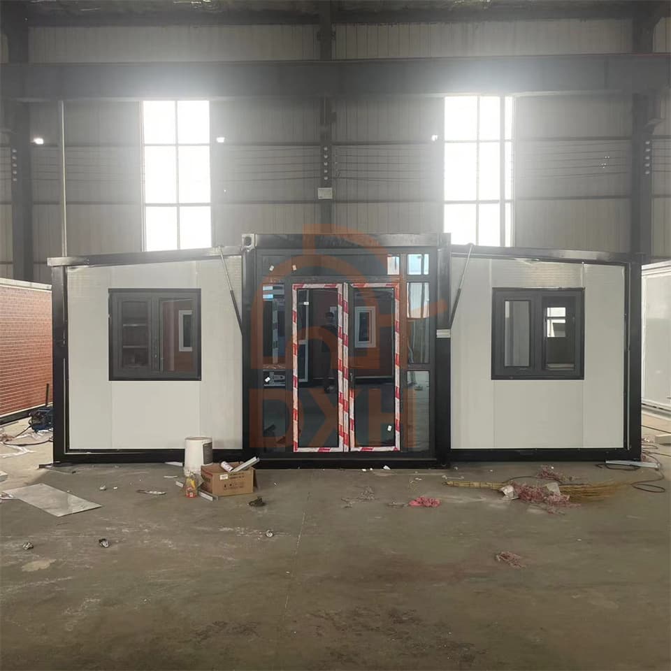 Customisable double wing container houses are popular with New Zealand customers 9