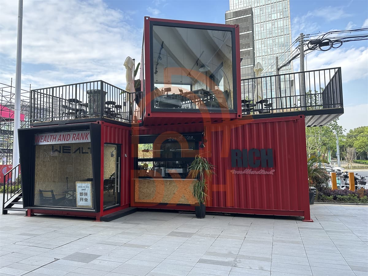 Design an independent container shop that can be used for street sales 5