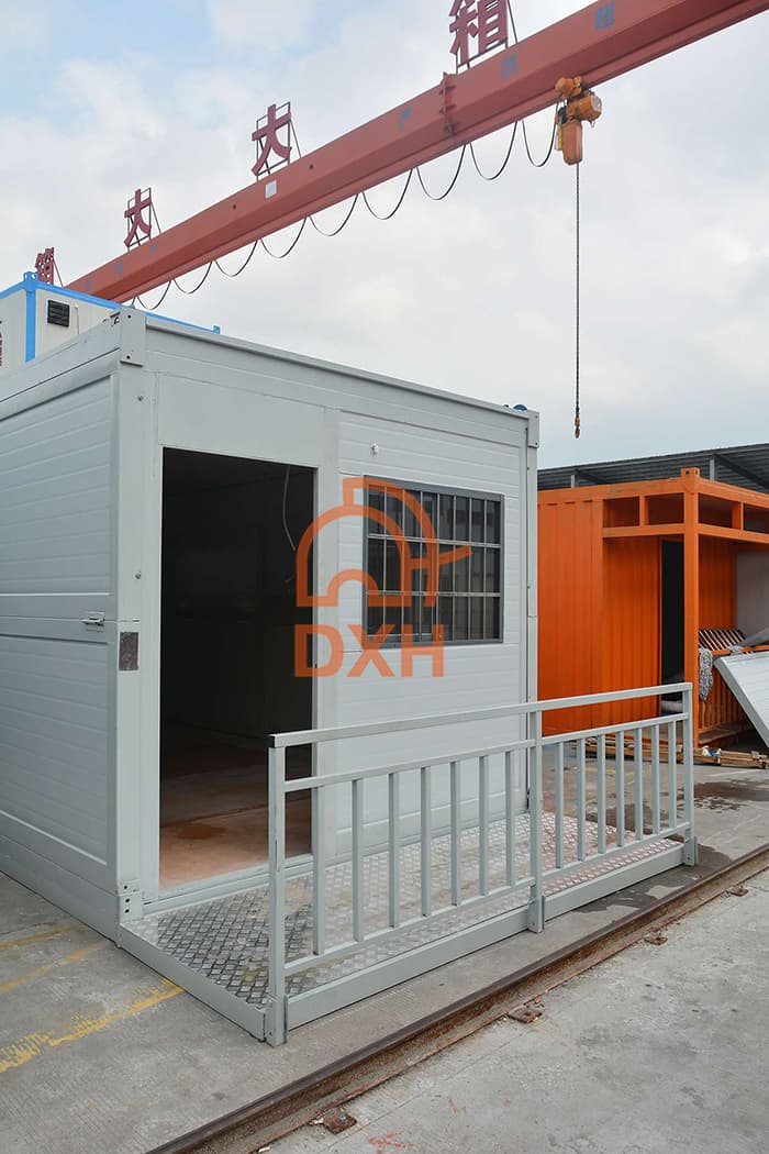 New modern mobile 20ft foldable container house easy disassembly with toilet 3