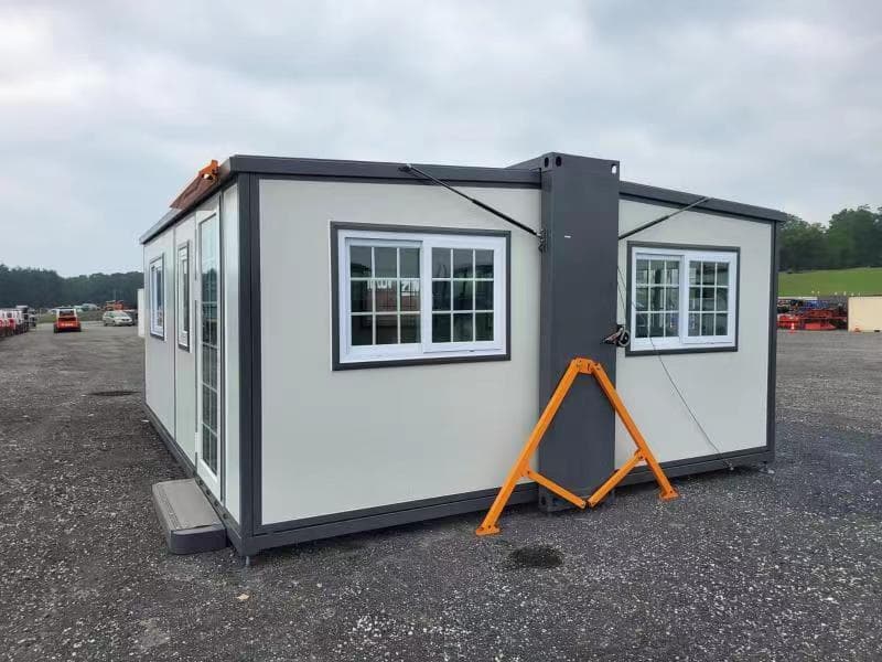 Small 20ft Prefab Mobile Modular Expandable Container House Portable Sustainable 3