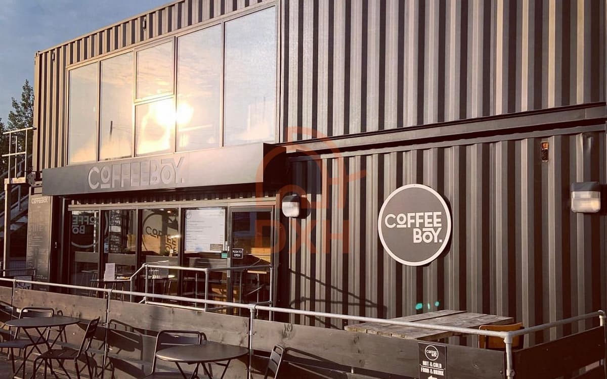 The modern container cafe is stylish, environmentally friendly and mobile at any time 7