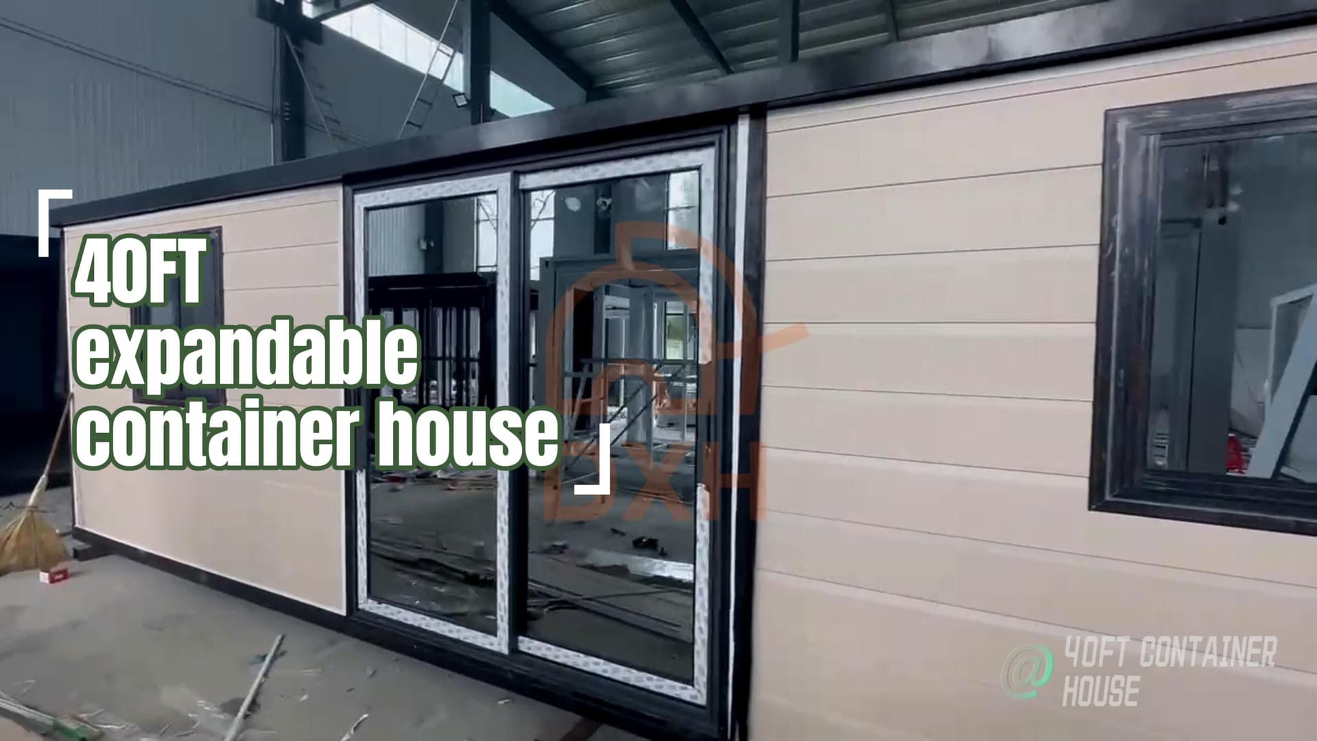 SpaceMax™: Expandable 40FT Container House – Maximize Your Living Space!