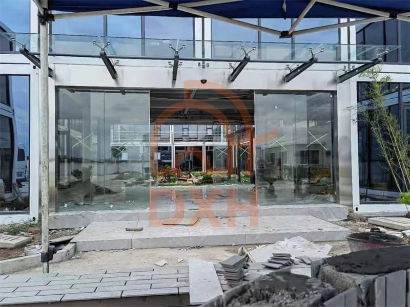 Glass Haven: A Modern Container Office for a Transparent Work Environment 6