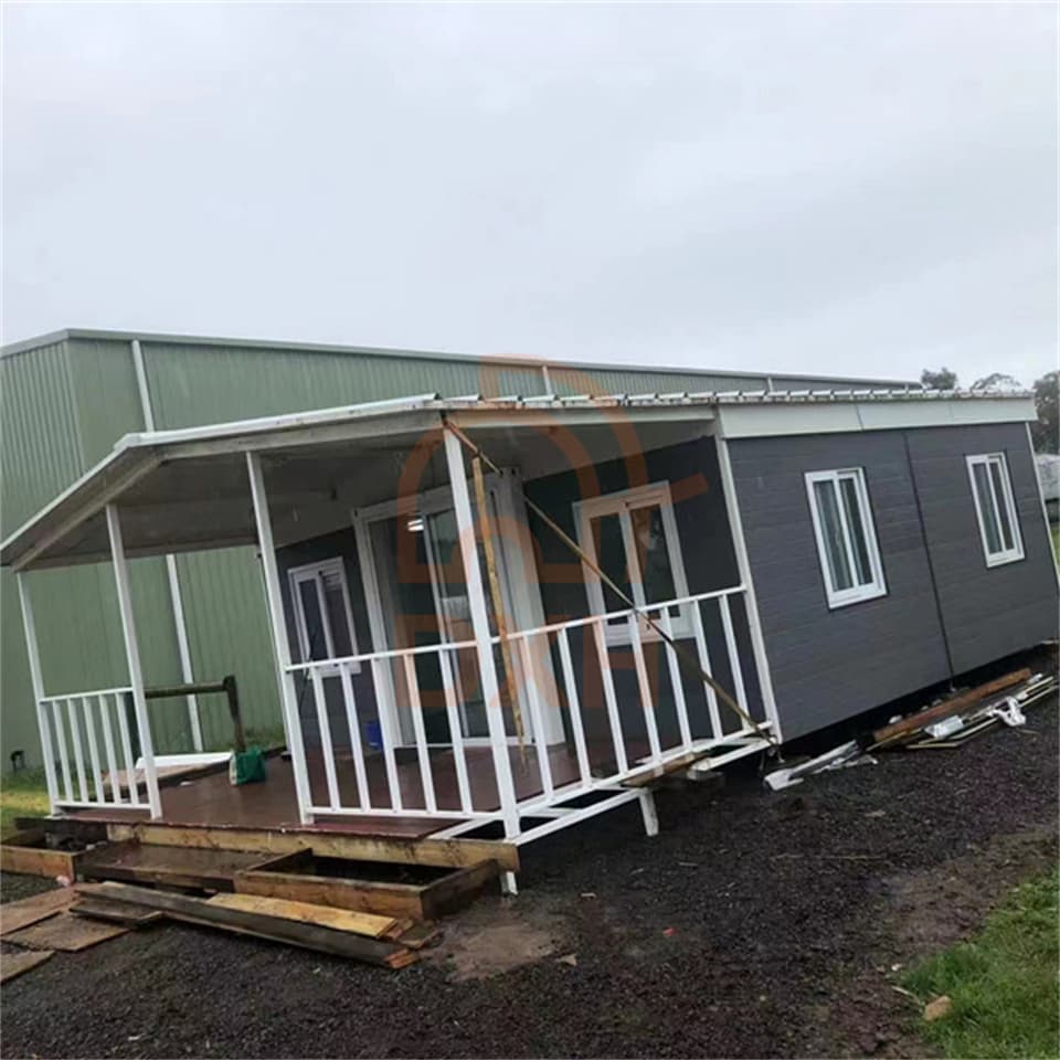 Customisable double wing container houses are popular with New Zealand customers 7
