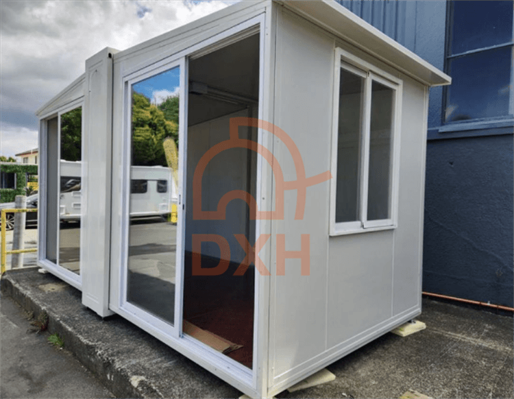 Expandable Container Houses: Modern Homes That Are Easy to Build 24