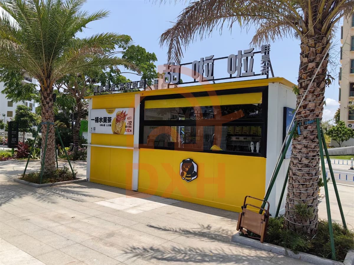 Design an independent container shop that can be used for street sales 4