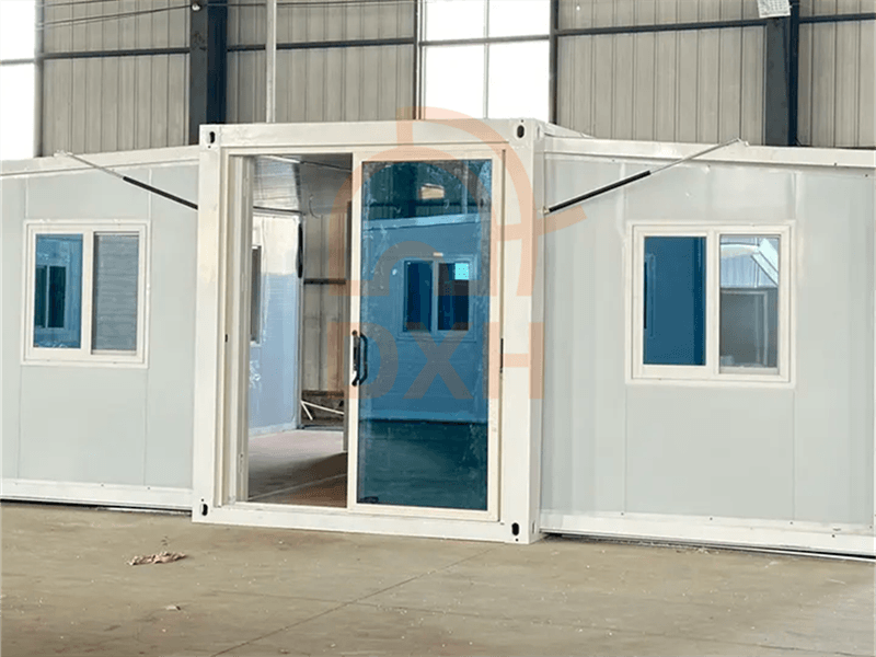 Ultimate Flexibility: Versatile 20ft Container House - Customize and Expand Your Dream Home!