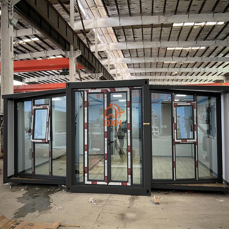 Modern 40ft Expandable Container Home 3