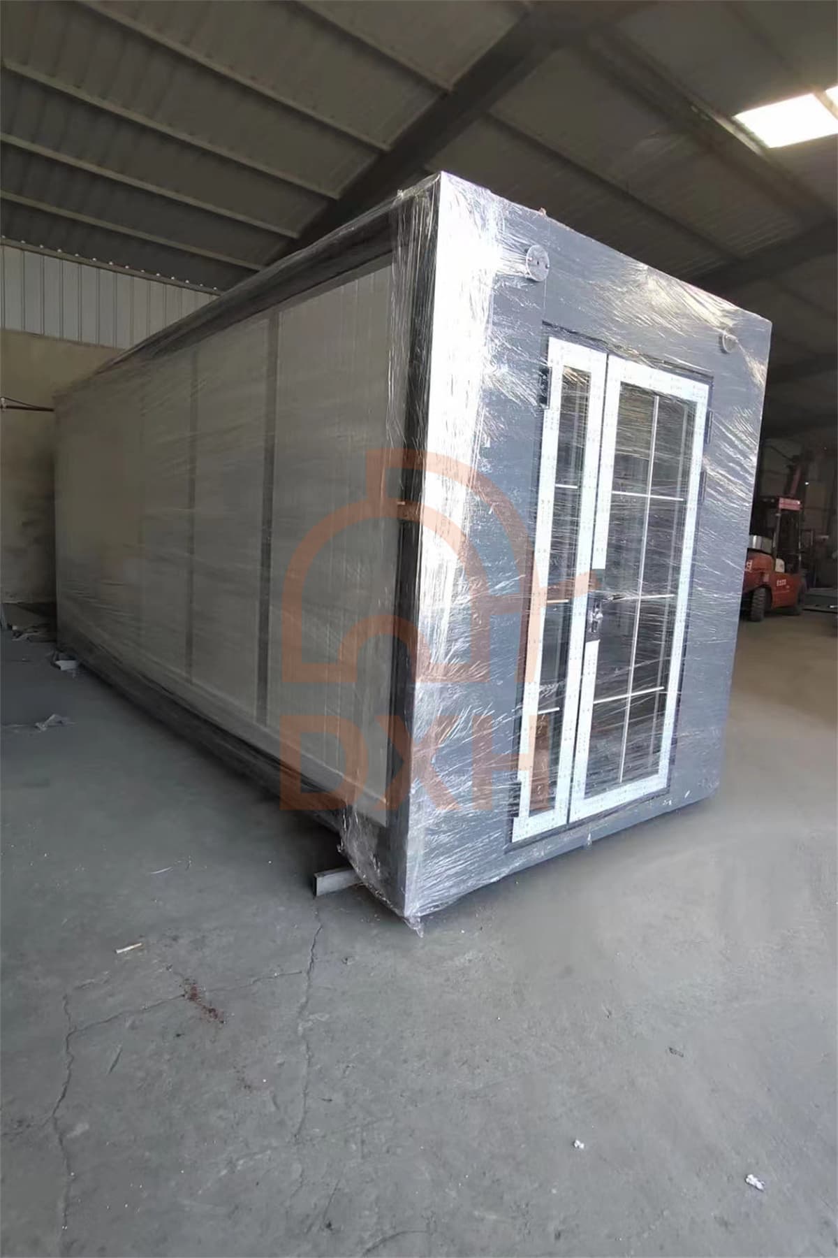 Customisable double wing container houses are popular with New Zealand customers 1