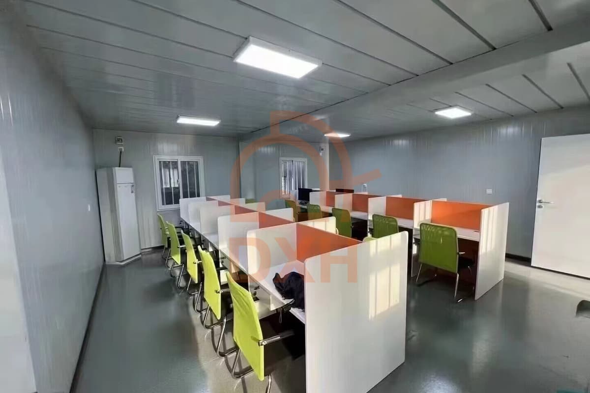 Internal use and function of container 4