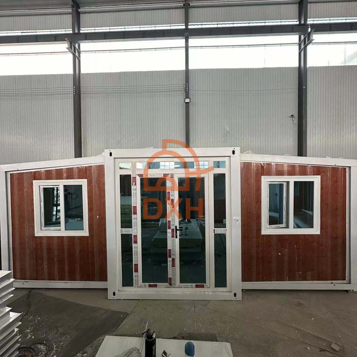 Cowinlife light luxury 20ft expandable container house with 1 bedroom 1 bathroom 1 kitchen and common customized choices