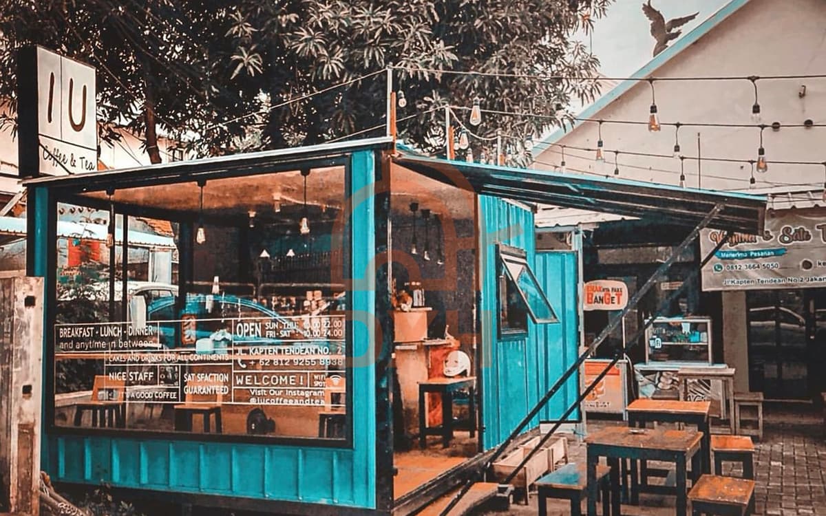 The modern container cafe is stylish, environmentally friendly and mobile at any time 4