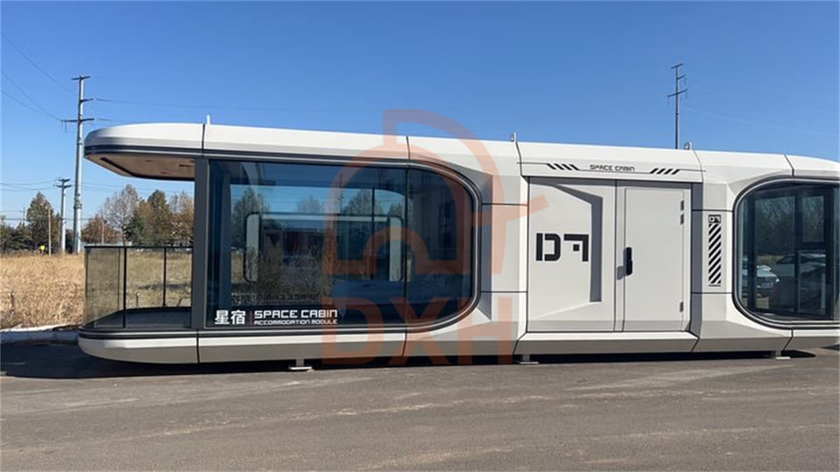 Introducing the Futuristic Space Capsule Container House – Unveiling the Hottest Design! 1