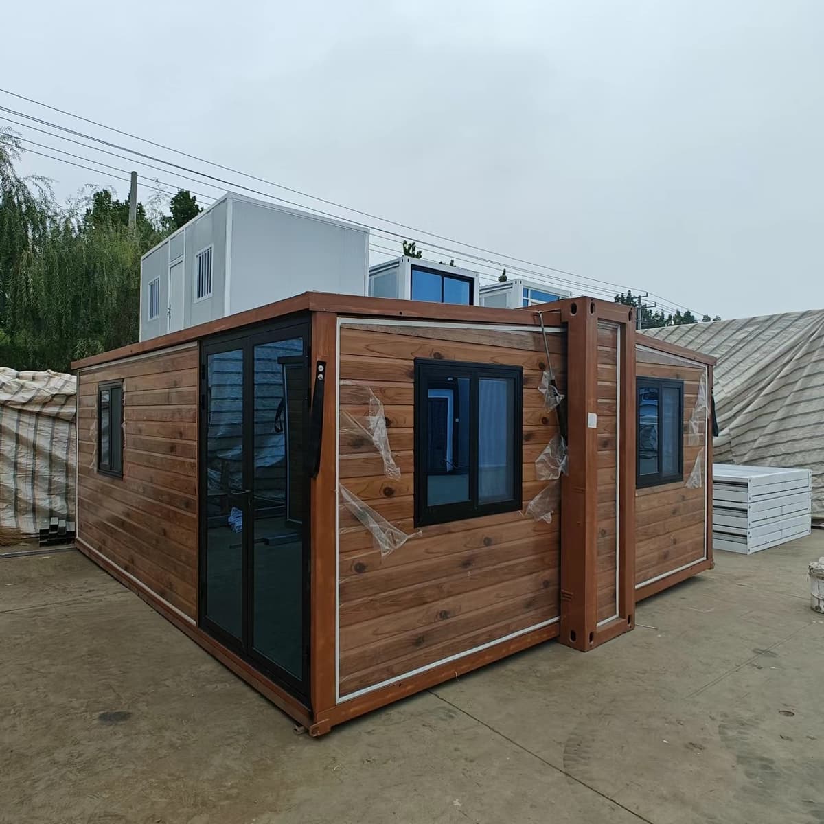 40ft Expandable Prefabricated Container Houses Wooden Insulated Portable 5