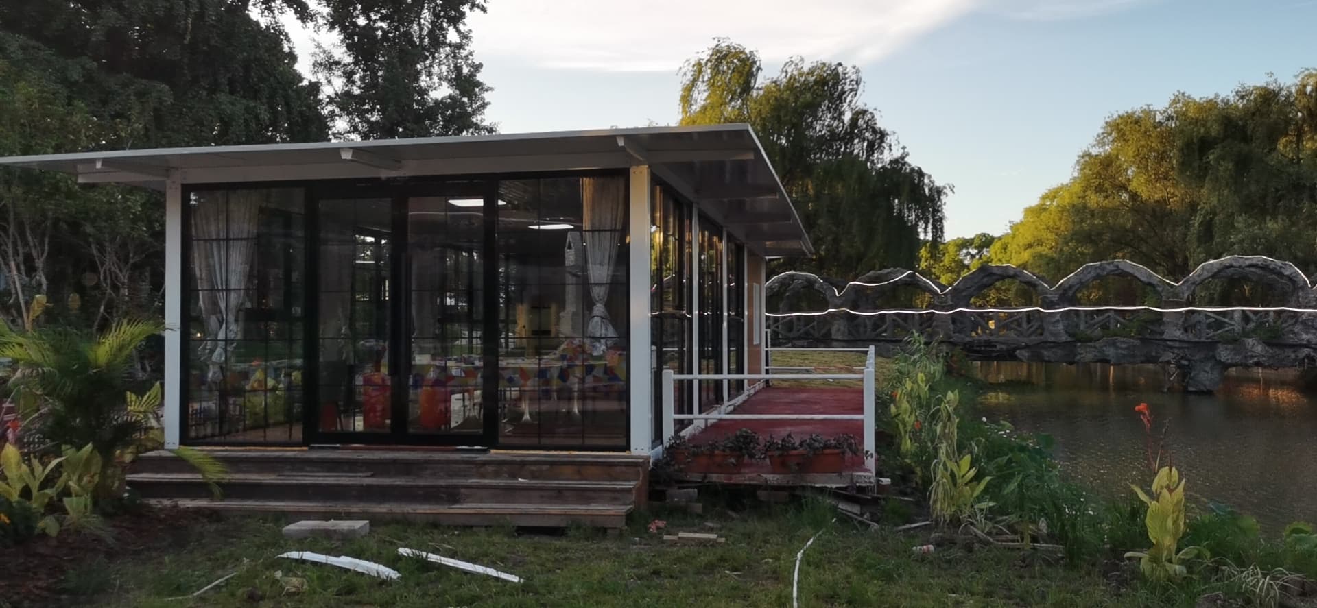 Exquisite House Container Luxe for Weddings - Elevate Your Celebration