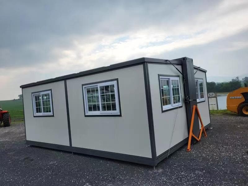 Small 20ft Prefab Mobile Modular Expandable Container House Portable Sustainable 4