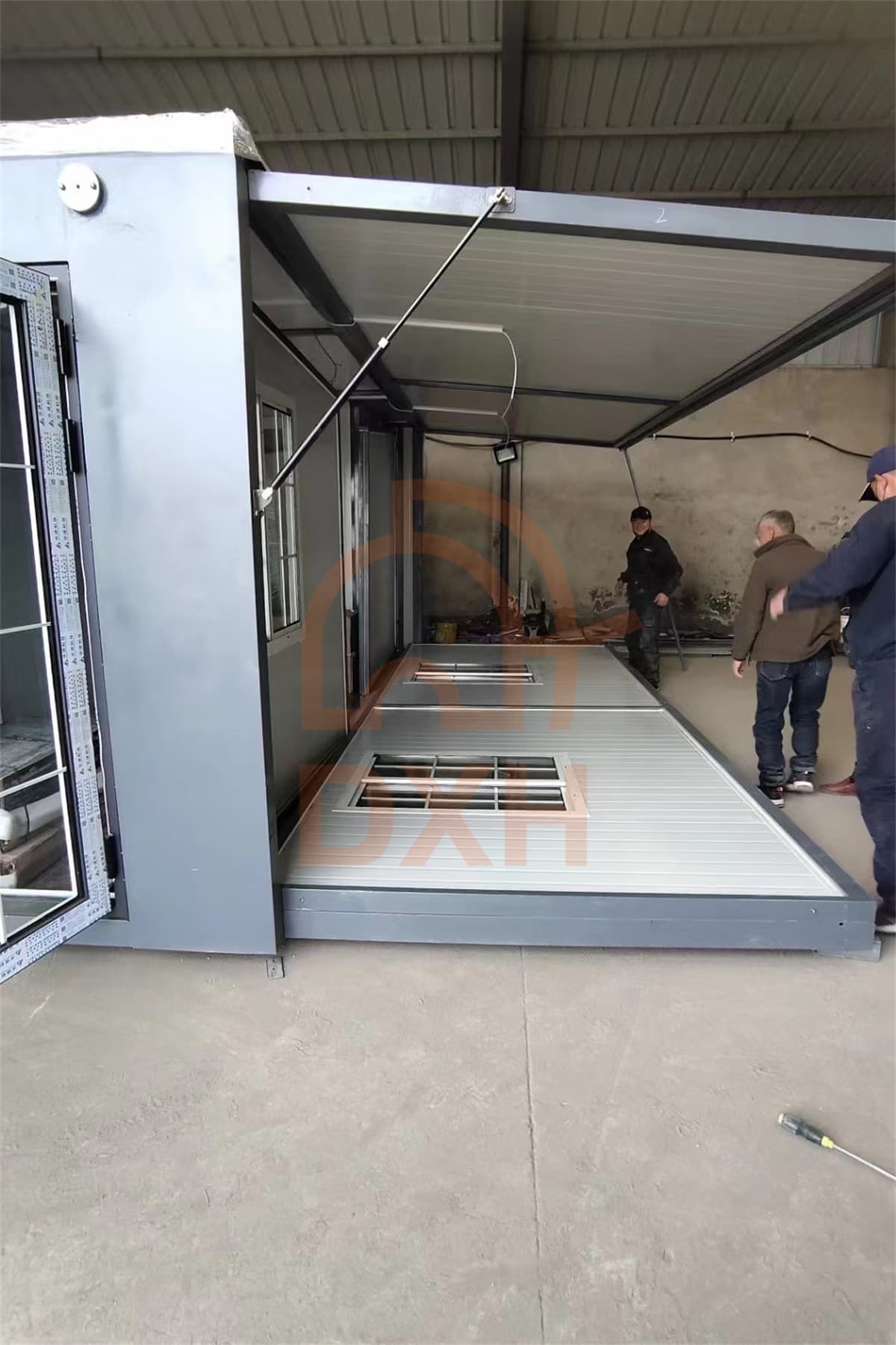Customisable double wing container houses are popular with New Zealand customers 3