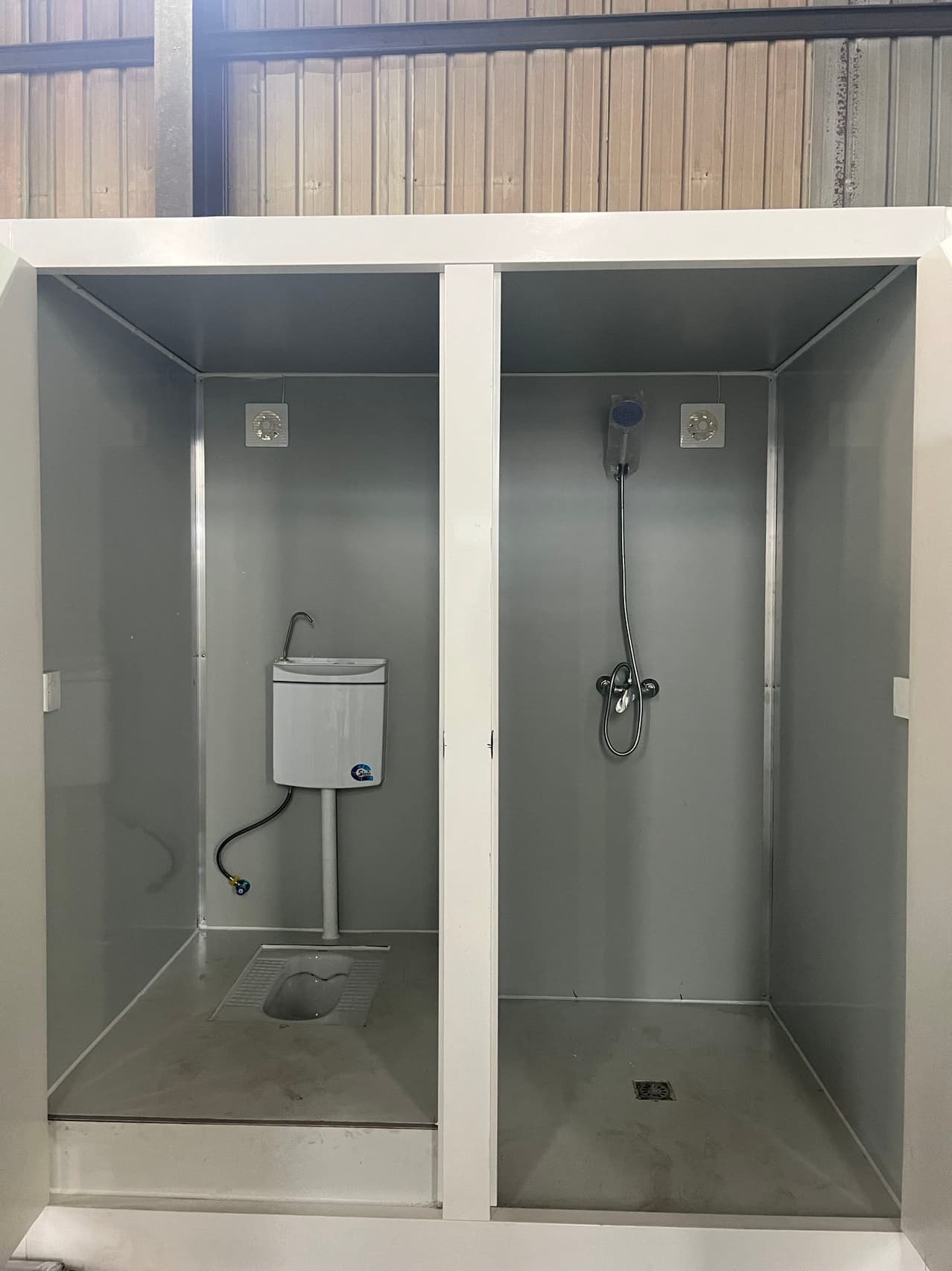 A container house office with storage 3