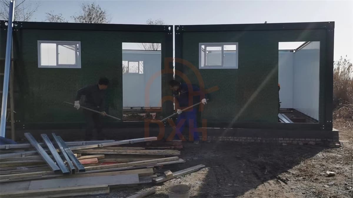 Custom containers for feeding sika deer 1