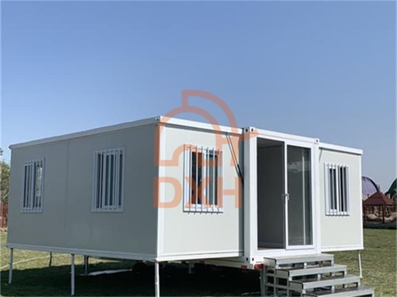 Diversity of expandable container houses 3