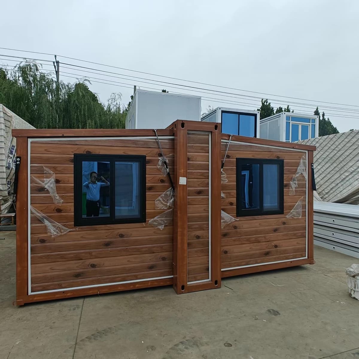 40ft Expandable Prefabricated Container Houses Wooden Insulated Portable 4
