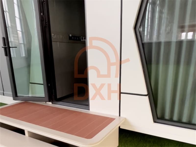 High-End Space Capsule & Apple Capsule Decoration: Your Luxury Container house 3