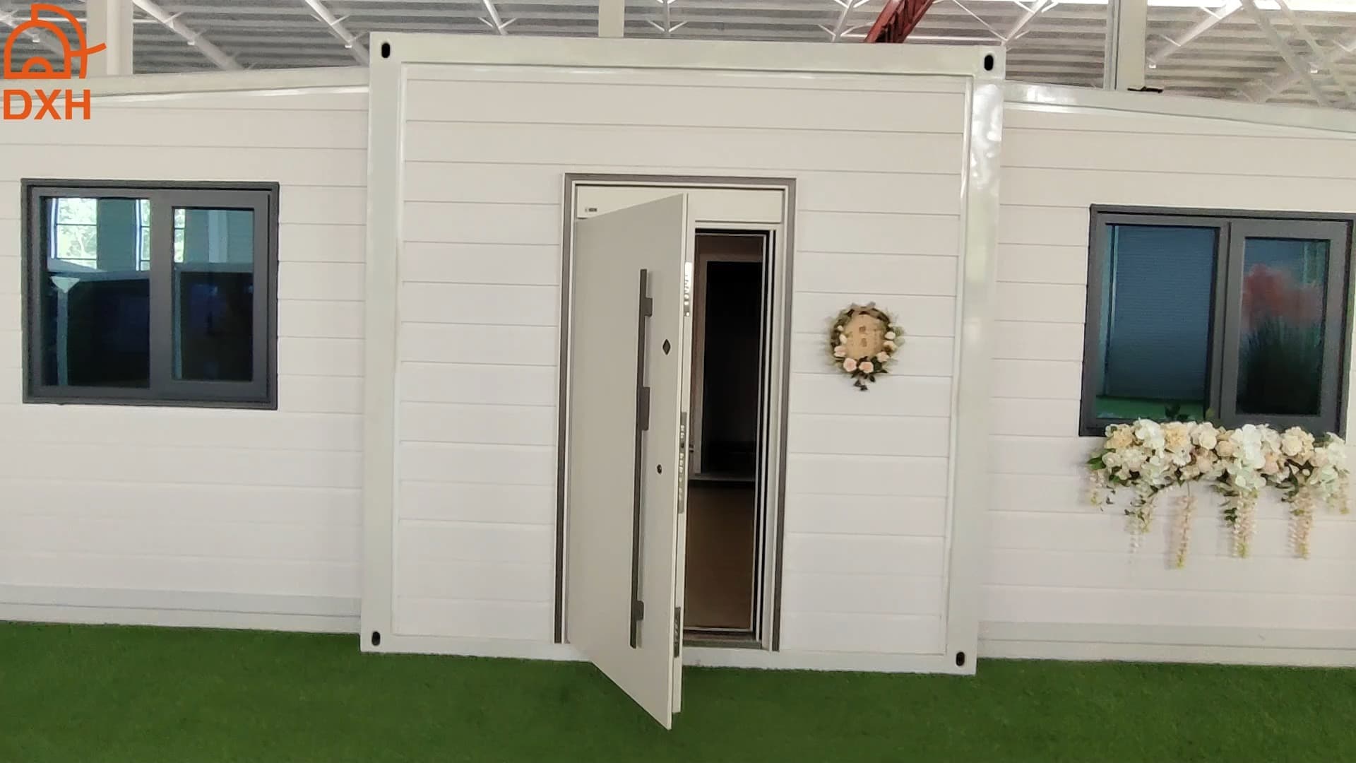 Cowinlife 20ft white metal carved panels light luxury expandable container house