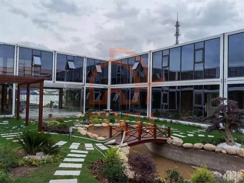 Glass Haven: A Modern Container Office for a Transparent Work Environment 4