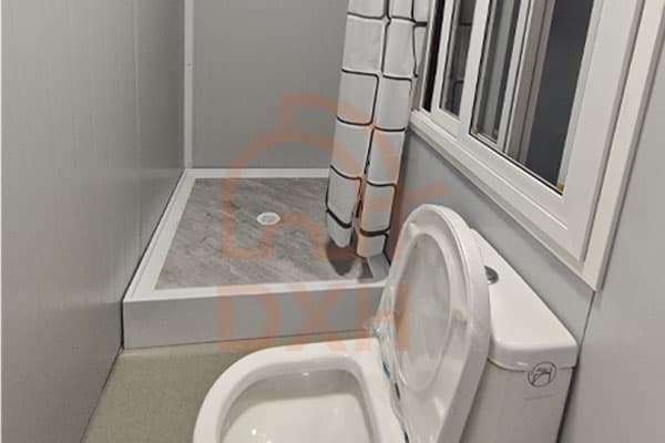 Refugee Housing Units with Independent Bathrooms