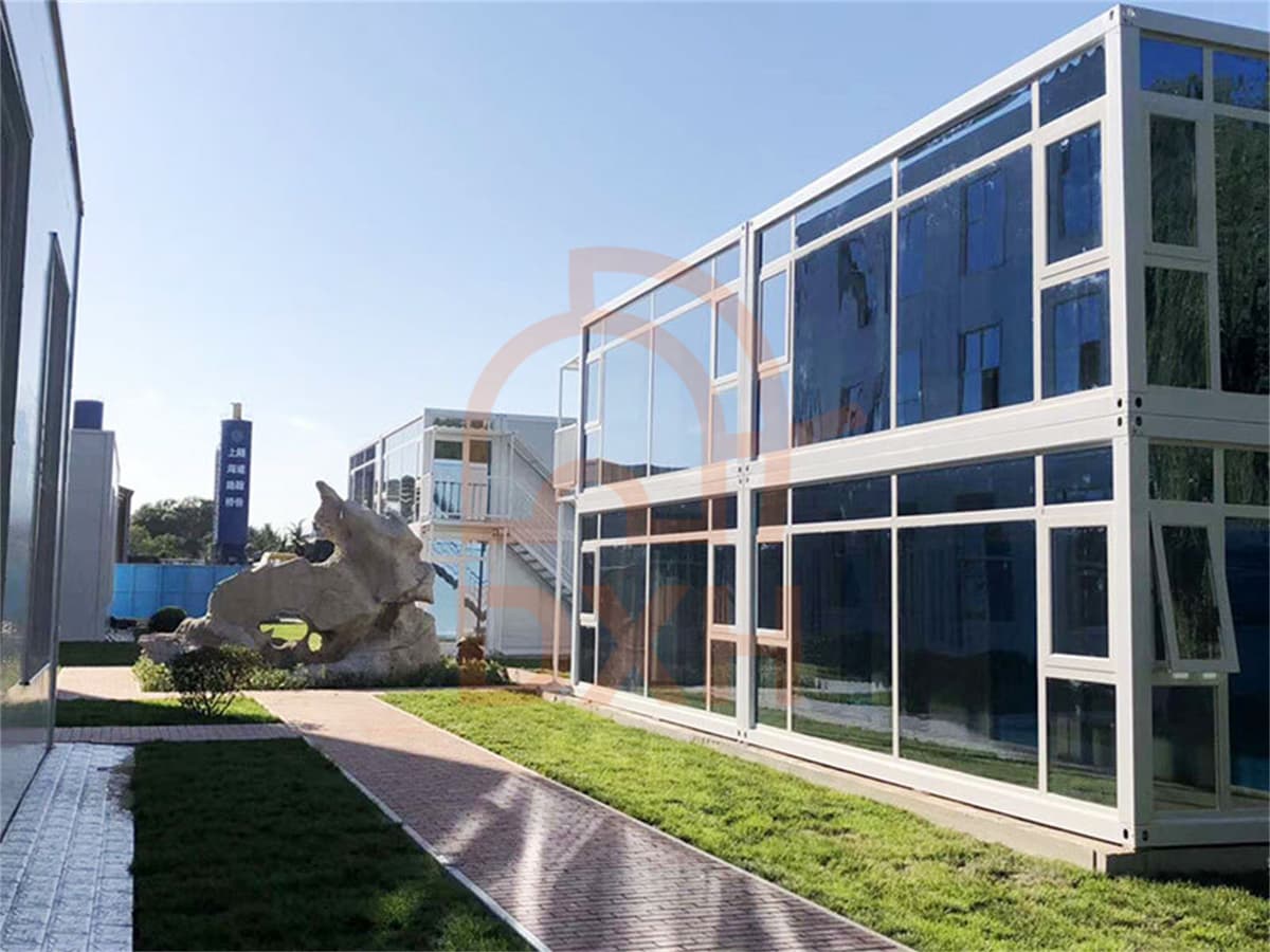 Transparent Haven: Modern and Minimalist Glass Container House 1