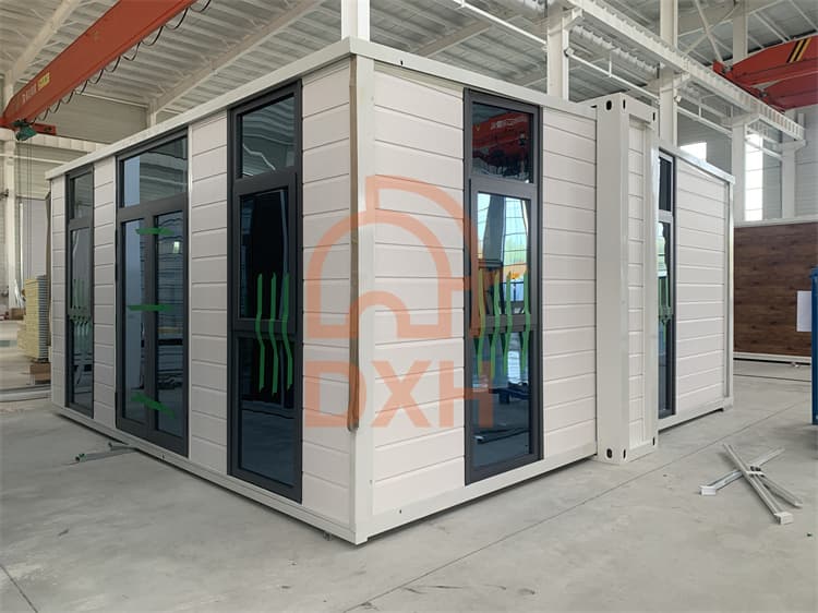 Expandable Container Houses: Modern Homes That Are Easy to Build 23