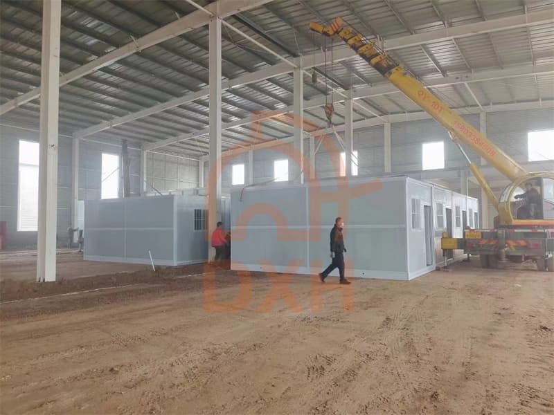 Efficient & Quick: 300 White Folding Container Houses Delivered & Installed in Just 3 Days! 5