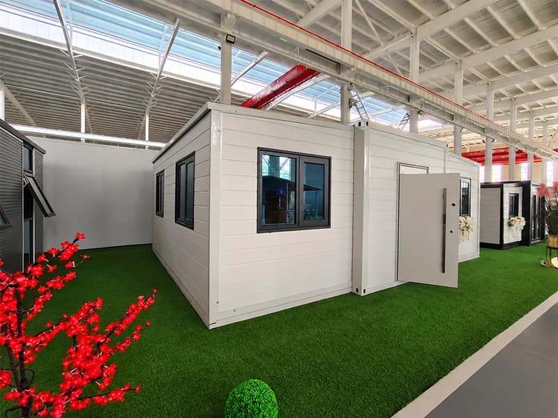 China manufacturer Cowinlife Pure white European style Expandable Container House 20 ft with 2 bedrooms, 1 kitchen and 1  bathroom 2