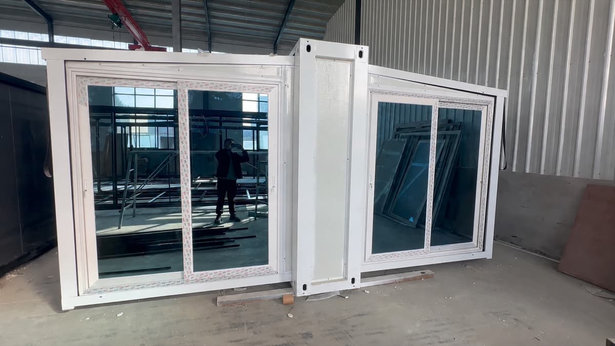 Cowinlife small 20ft light luxury customized expandable container house with glass wall with empty design