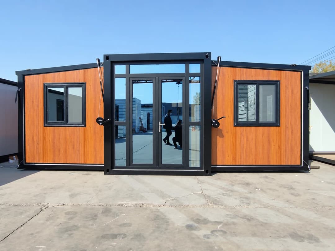 China manufacturer Cowinlife 20ft dark wood grain color expandable Exquisite container house with 2 bedrooms 1 bathroom 1 kitchen